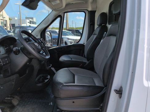 Used 2025 RAM ProMaster 3500 w/ Convenience Group FWD image 17