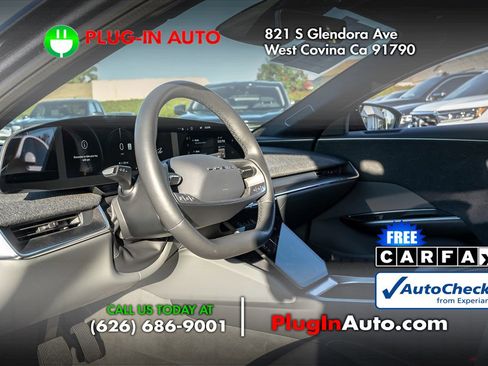 Used 2023 Lucid Air Pure image 6