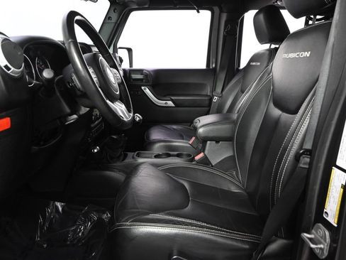 Used 2014 Jeep Wrangler Unlimited Rubicon AWD/4WD image 13