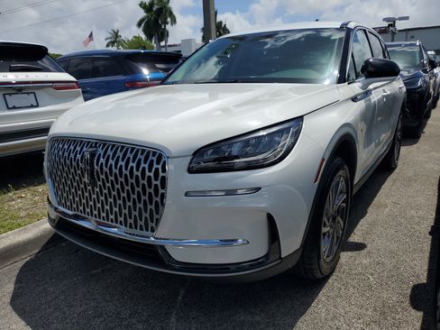 Certified 2025 Lincoln Corsair FWD image 2