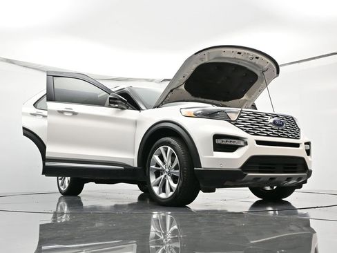 Certified 2023 Ford Explorer Platinum w/ Technology Package image 51