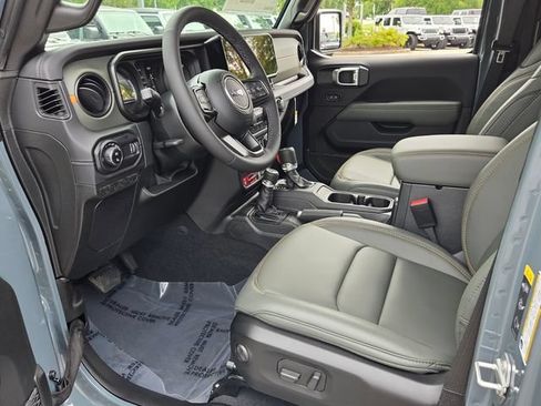 New 2026 Jeep Gladiator Mojave w/ Steel Bumper Group AWD/4WD image 8