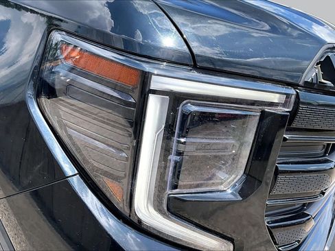 Used 2022 GMC Sierra 1500 Elevation w/ Elevation Premium Package AWD/4WD image 27