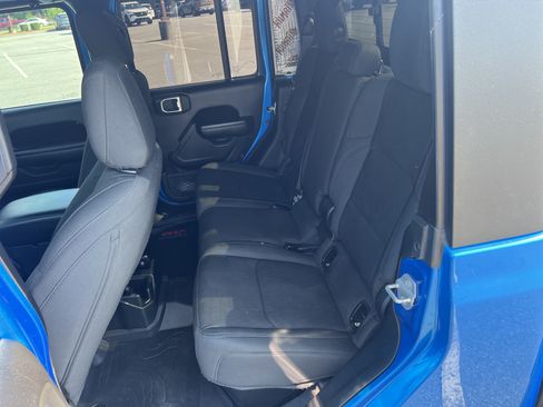 Used 2021 Jeep Gladiator Sport AWD/4WD image 14