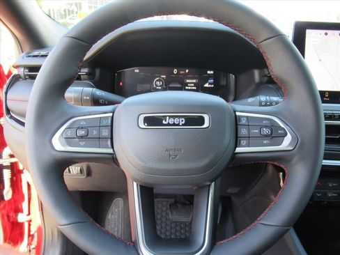 Certified 2025 Jeep Compass Trailhawk w/ Trailhawk Elite Group image 22