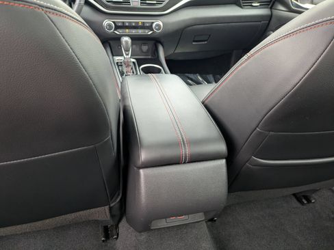 Used 2024 Nissan Altima 2.5 SR w/ SR Premium Package FWD image 32
