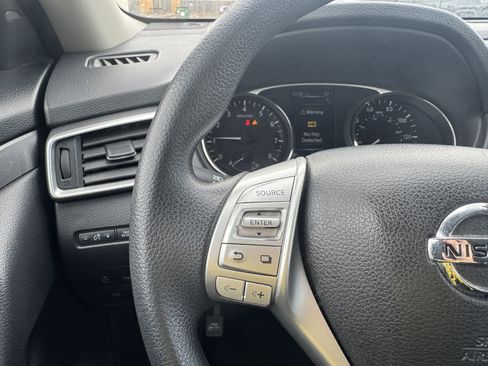 Used 2016 Nissan Rogue SV w/ SV Premium Package image 23