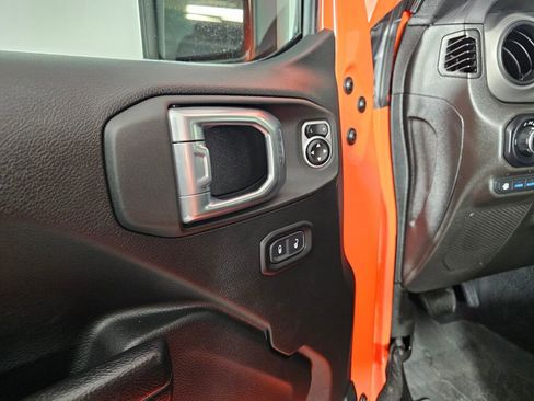 Used 2023 Jeep Wrangler Unlimited AWD/4WD image 20