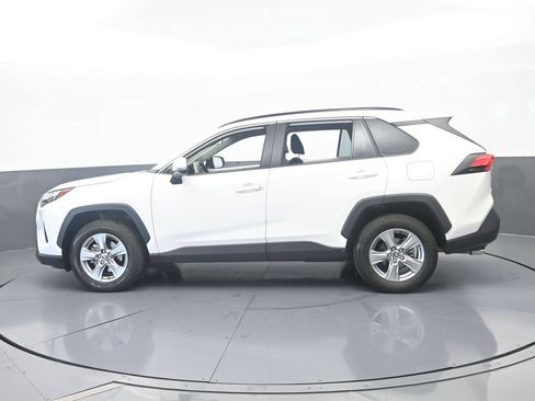 Used 2024 Toyota RAV4 XLE AWD/4WD image 3