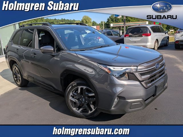 Used 2025 Subaru Forester Premium AWD/4WD image 1