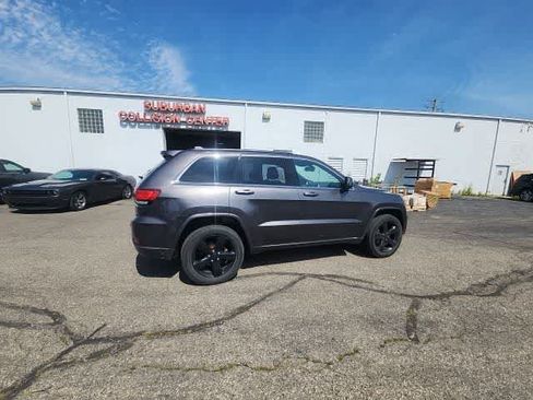 Used 2015 Jeep Grand Cherokee Altitude AWD/4WD image 12