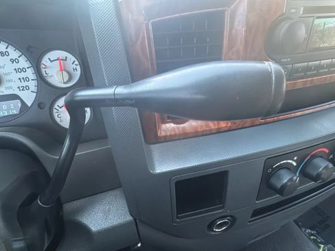Used 2006 Dodge Ram 1500 Truck SLT RWD image 11