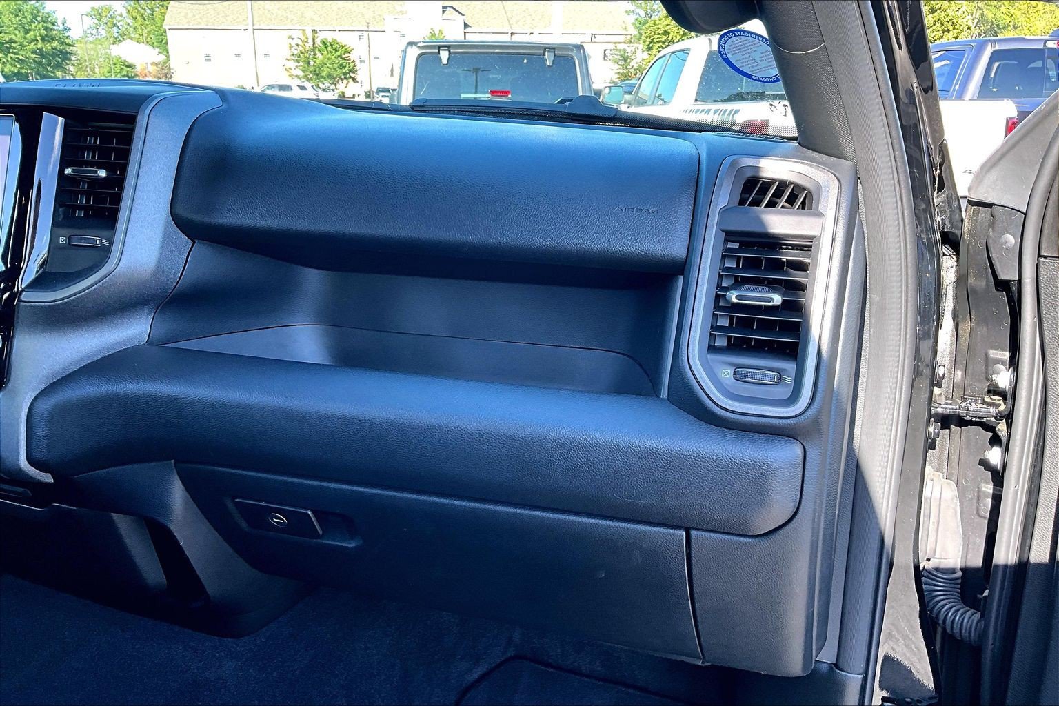 Used 2025 RAM 1500 Tradesman AWD/4WD image 13
