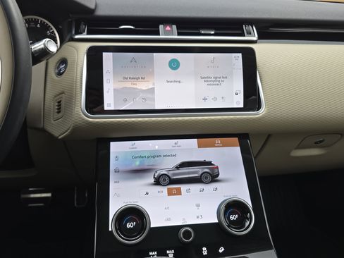 Used 2023 Land Rover Range Rover Velar R-Dynamic S image 20