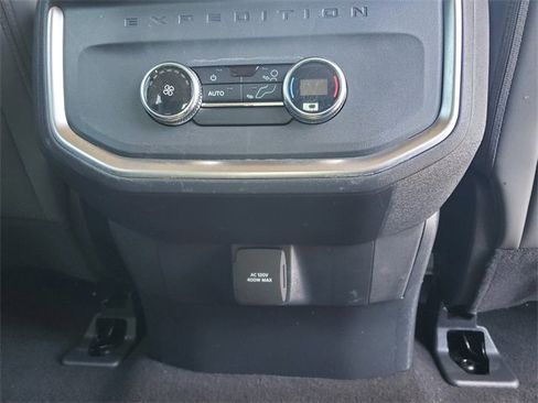 Certified 2025 Ford Expedition Active image 17
