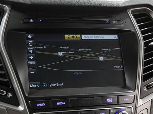 Used 2017 Hyundai Santa Fe Limited AWD/4WD image 11