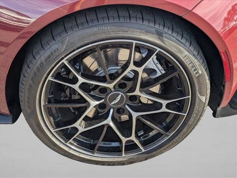 Used 2021 Aston Martin V8 Vantage Roadster image 20