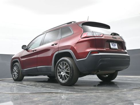 Used 2020 Jeep Cherokee Latitude Plus FWD image 38