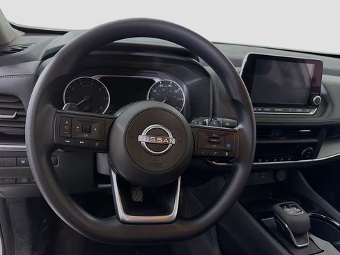 Used 2024 Nissan Rogue SV image 14