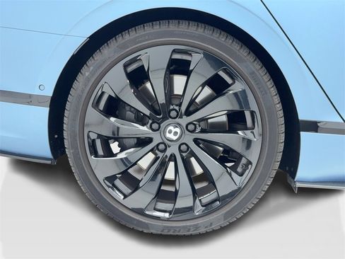 Used 2022 Bentley Flying Spur W12 image 64