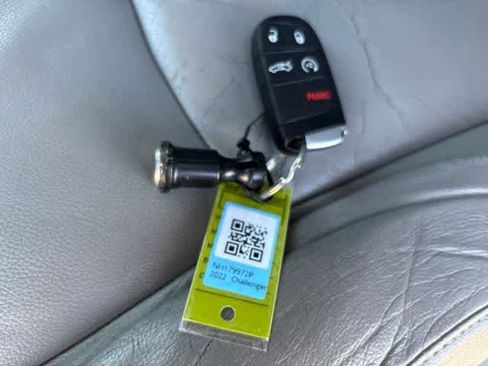 Used 2013 Toyota Highlander Plus FWD image 22