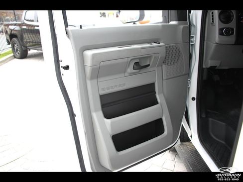 Used 2022 Ford E-450 and Econoline 450 Super Duty w/ Motorhome Prep Package image 16