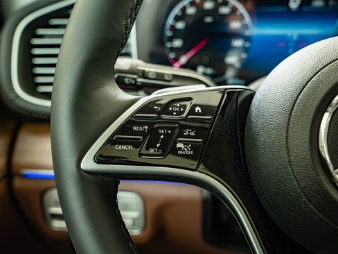 New 2026 Mercedes-Benz GLS 450 4MATIC image 18