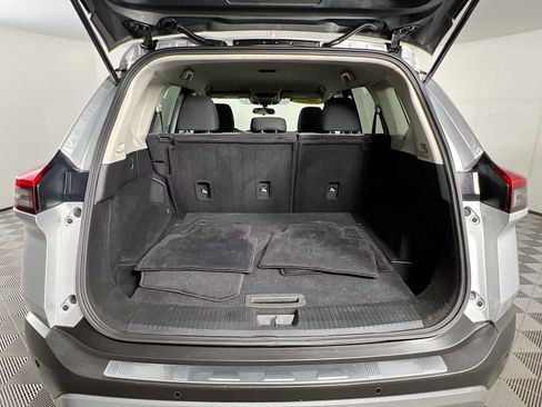 Used 2022 Nissan Rogue SV image 25