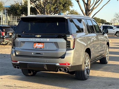 New 2026 Chevrolet Suburban High Country image 4