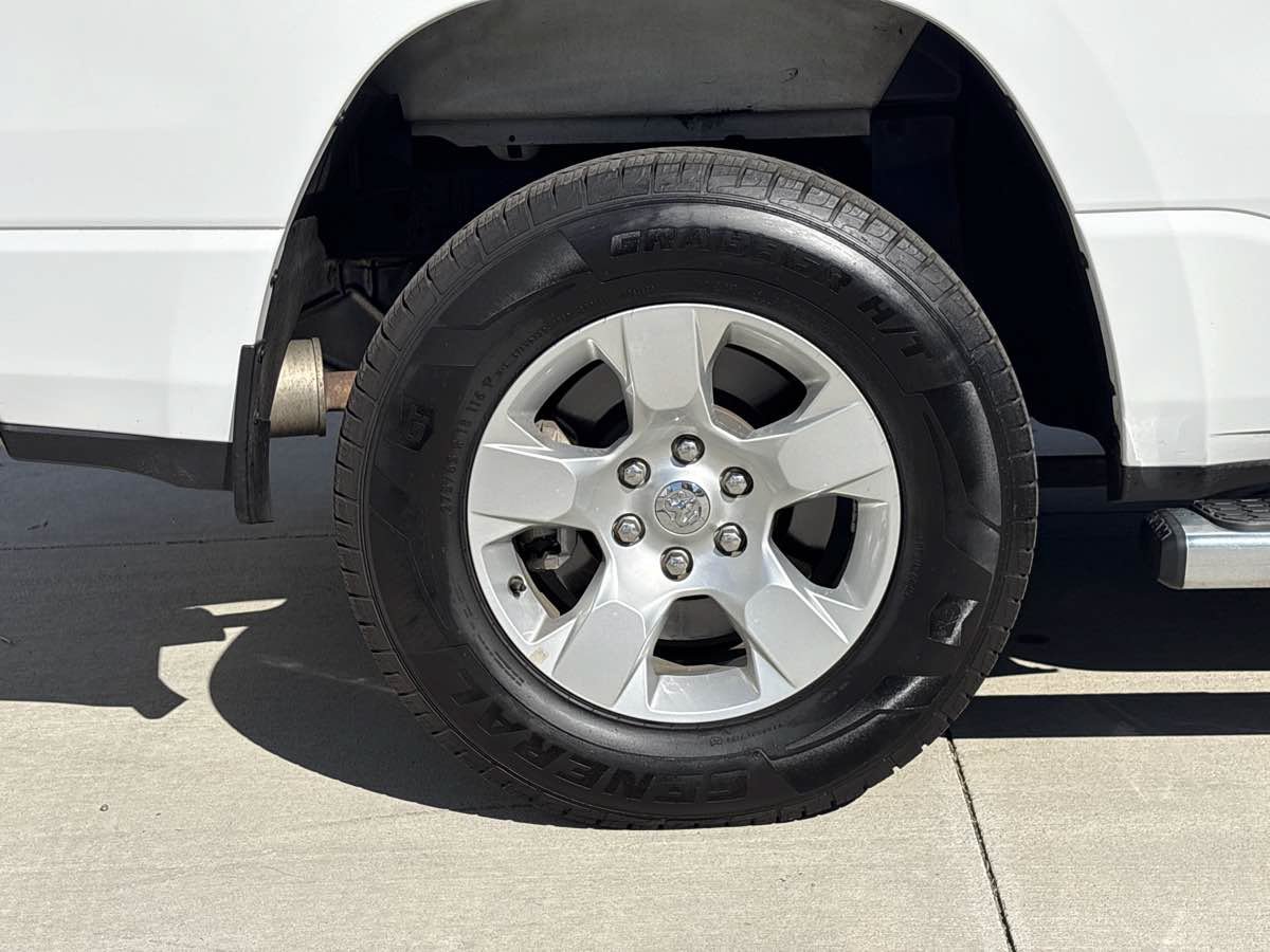 Used 2020 RAM 1500 Big Horn AWD/4WD image 9