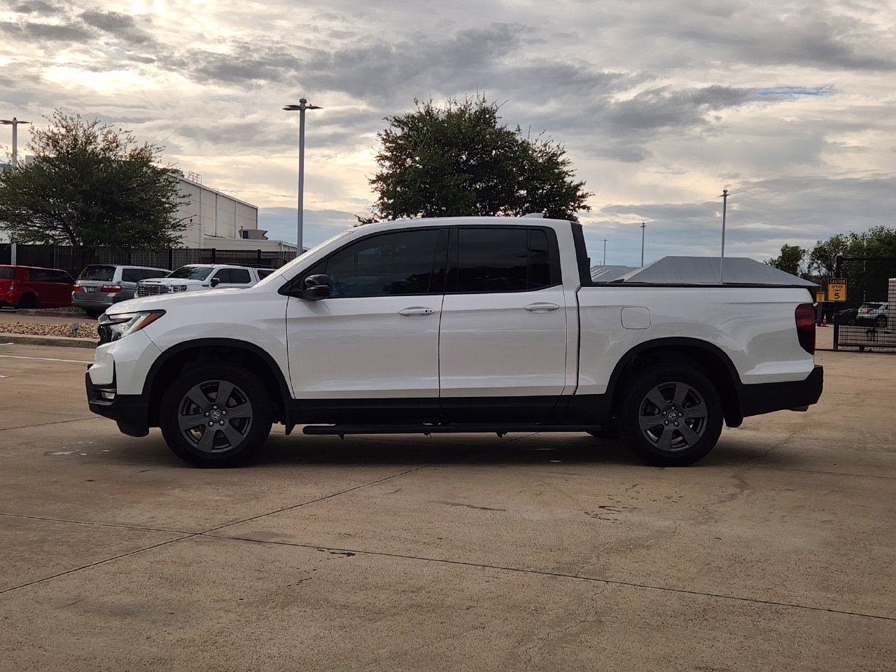 Certified 2025 Honda Ridgeline Black Edition image 4