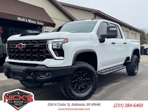 Used 2024 Chevrolet Silverado 2500 ZR2 w/ ZR2 Bison Edition image 1