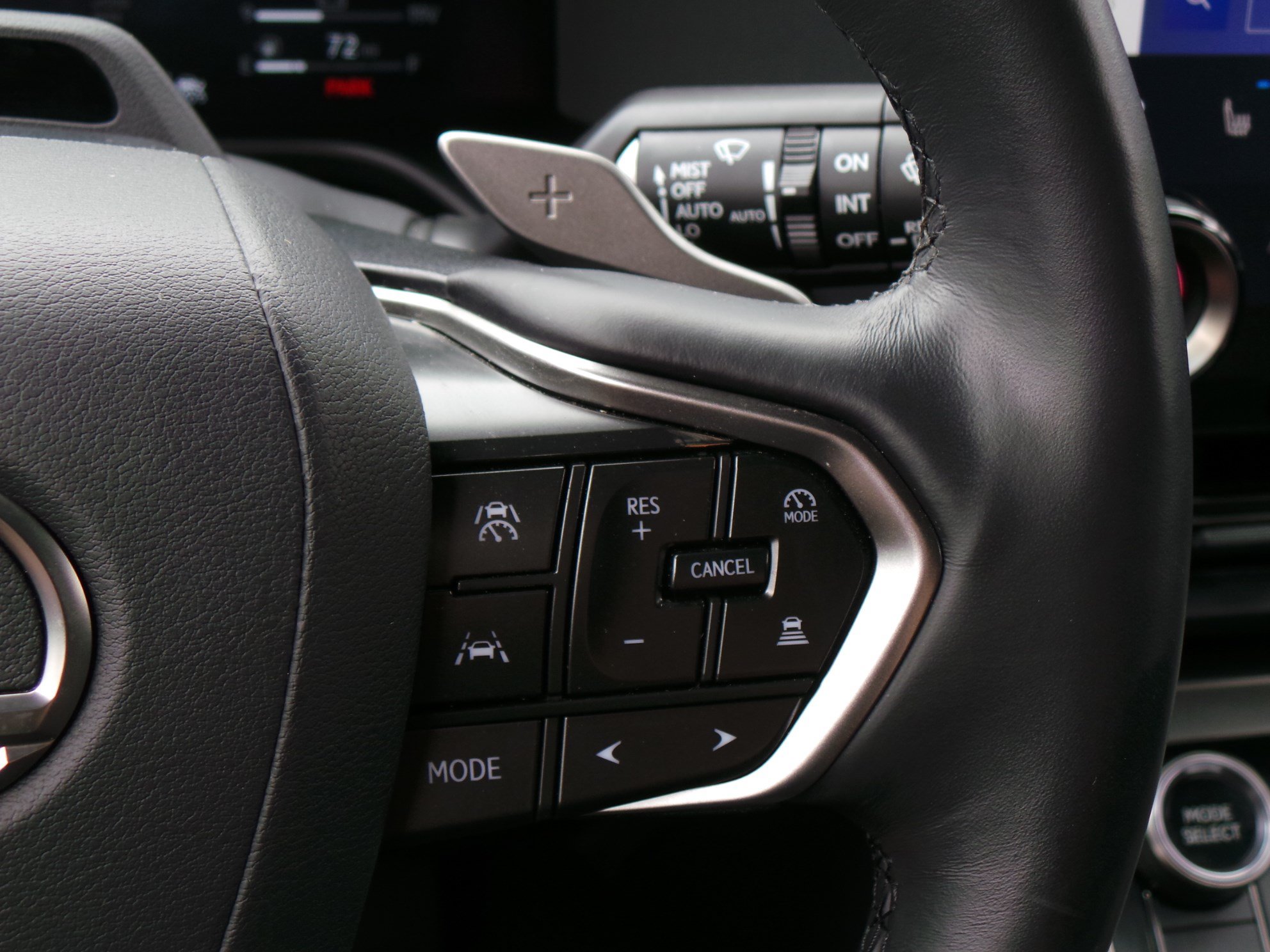 Used 2025 Lexus GX 550 w/ Accessory Package (2T) AWD/4WD image 40