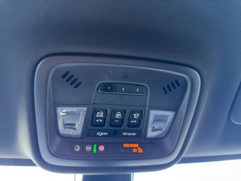 Used 2022 Chevrolet Traverse Premier w/ Redline Edition image 26