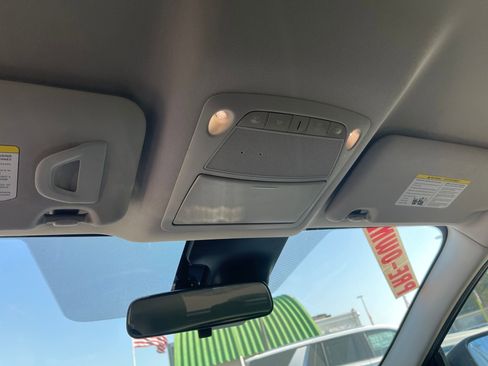 Used 2020 Nissan Rogue Sport SV image 18