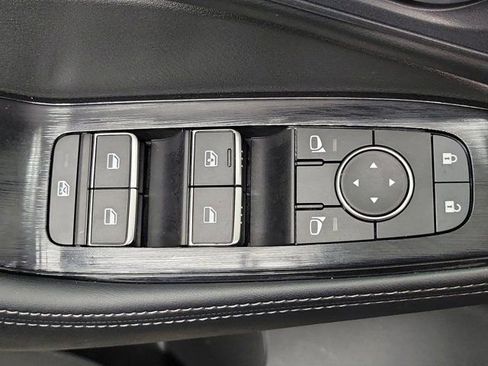 Certified 2025 Nissan Rogue SL FWD image 19
