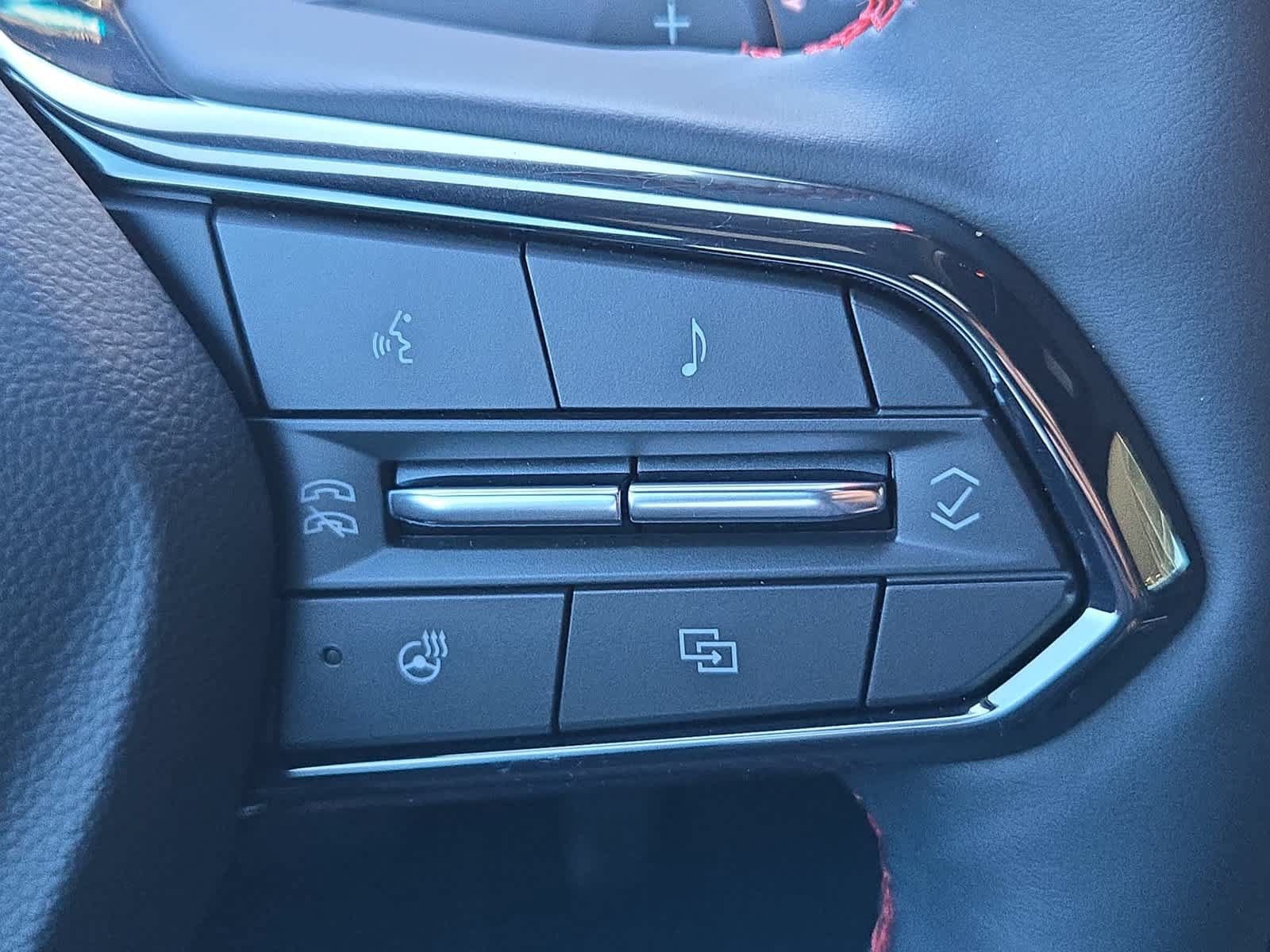 Used 2026 Chevrolet Traverse RS FWD image 25
