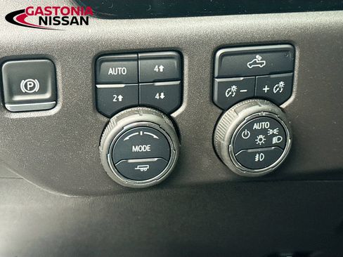 Used 2025 Chevrolet Silverado 1500 LT Trail Boss w/ Protection Package AWD/4WD image 13