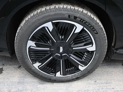 New 2025 Cadillac Escalade IQ Sport 1 w/ Smart Trailering package AWD/4WD image 12