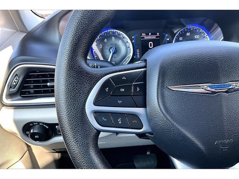 Certified 2019 Chrysler Pacifica Touring Plus FWD image 11
