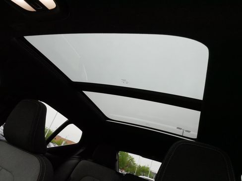 Used 2025 Volvo XC40 B5 Core AWD/4WD image 34