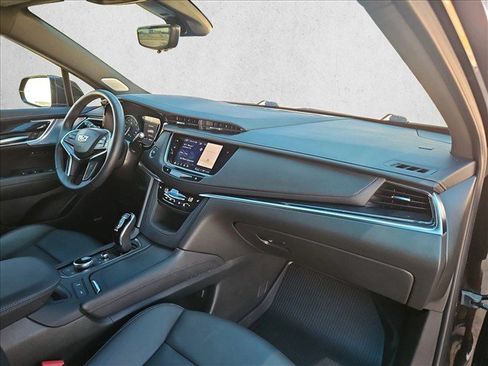Certified 2025 Cadillac XT5 Premium Luxury w/ Technology Package AWD/4WD image 24