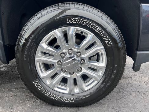 Used 2020 GMC Sierra 2500 Denali w/ Denali Ultimate Package AWD/4WD image 29