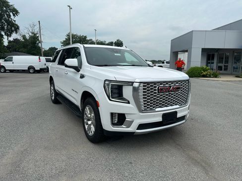 Used 2022 GMC Yukon XL Denali AWD/4WD image 1