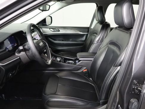 Used 2023 Jeep Grand Cherokee Limited RWD image 14