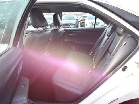 Used 2015 Toyota Camry SE image 28