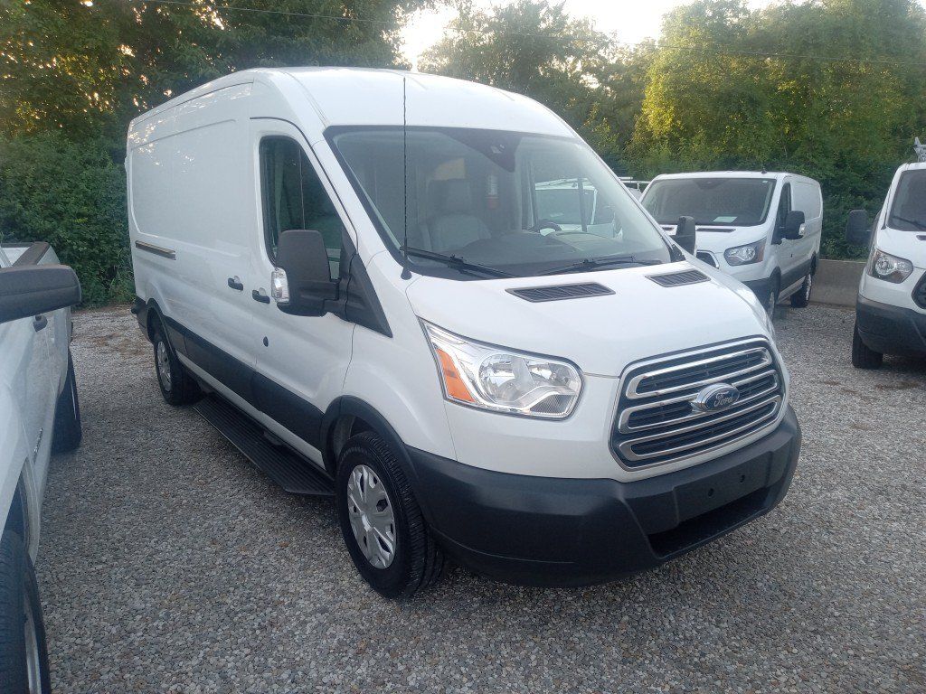 Used 2018 Ford Transit 250 148 Medium Roof RWD image 1