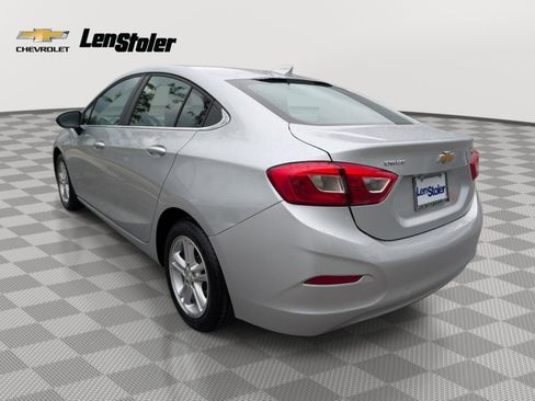 Used 2018 Chevrolet Cruze LT FWD image 3