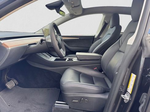 Used 2024 Tesla Model Y Long Range AWD/4WD image 9