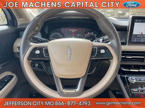 Used 2022 Lincoln Corsair AWD w/ Premium Package image 20